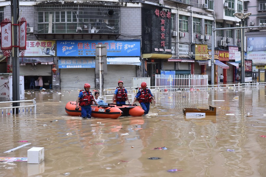 الصين تخصص 200 مليون يوان لمكافحة الفيضانات