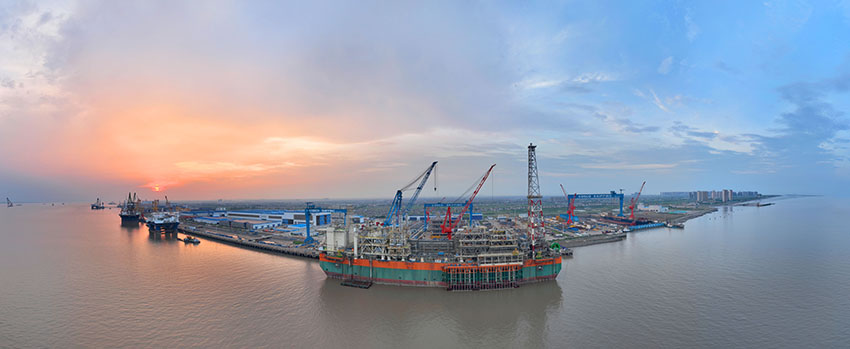 شركة صينية توشك على الانتهاء من بناء أول سفينة انتاج وشحن وتفريغ عائمة عملاقة للنفط والغاز لصالح إفريقيا