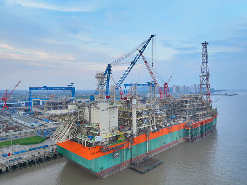 شركة صينية توشك على الانتهاء من بناء أول سفينة انتاج وشحن وتفريغ عائمة عملاقة للنفط والغاز لصالح إفريقيا