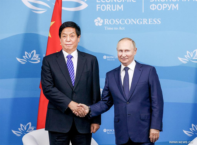 كبير المشرعين الصينيين يجري زيارة ودية رسمية إلى روسيا