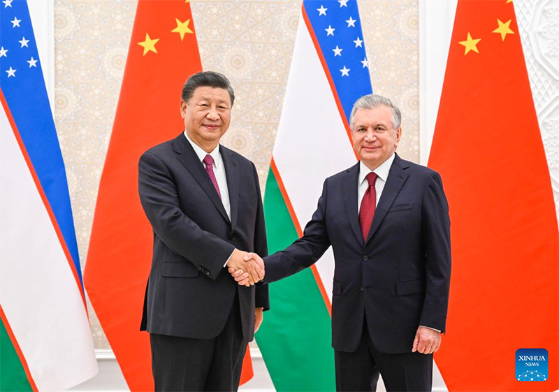 الصين وأوزبكستان تتعهدان بتعزيز التعاون متبادل المنفعة