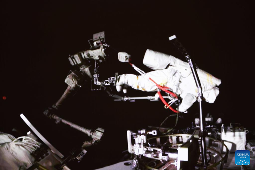 رواد فضاء مهمة 