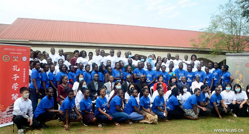 أوغندا تعزز تعليم اللغة الصينية في المرحلة الثانوية العليا