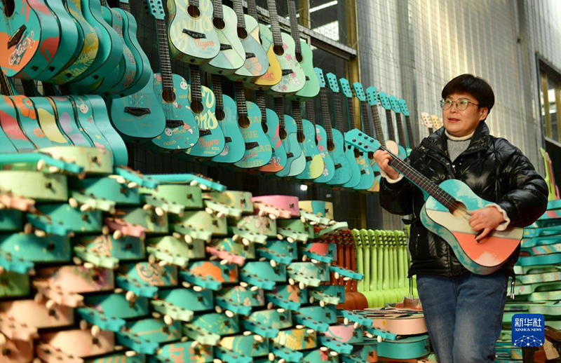 شيايي، خنان: صناعة الجيتار تساعد على تنشيط الريف
