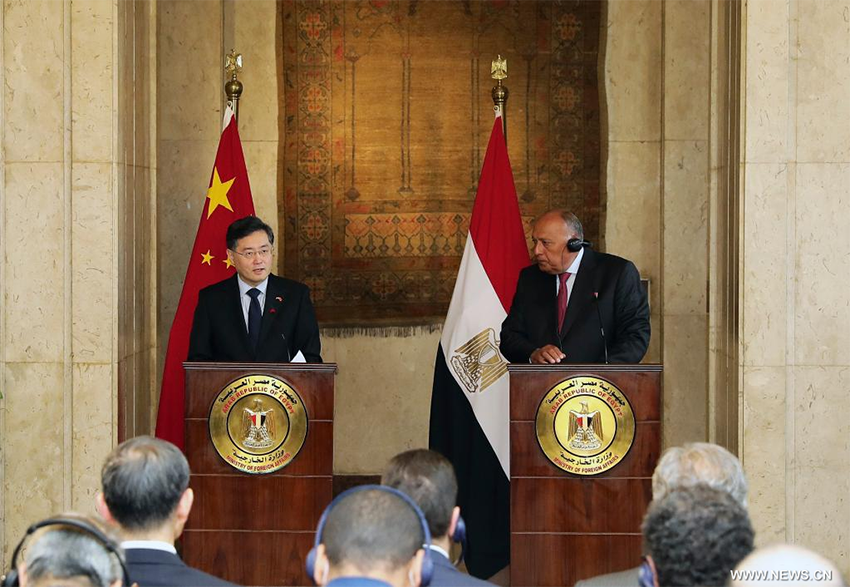 وزير الخارجية الصيني يدعو إلى احترام سيادة دول الشرق الأوسط ووحدة أراضيها