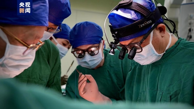 لأول مرة في آسيا..أطباء صينيون يزرعون قلبا لرضيعة لم تتم الشهرين