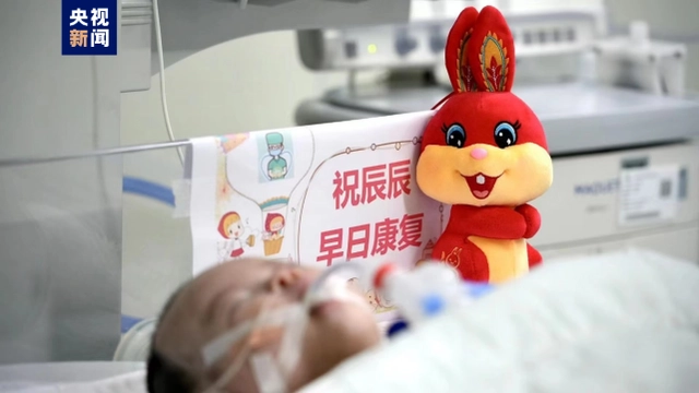 لأول مرة في آسيا..أطباء صينيون يزرعون قلبا لرضيعة لم تتم الشهرين