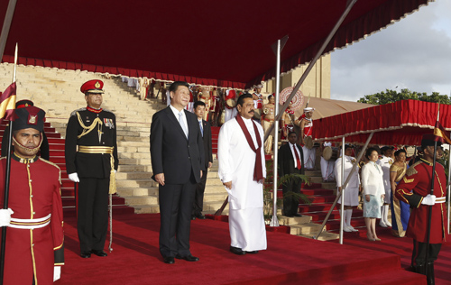 16 سبتمبر 2014، أقام الرئيس السريلانكي غوتابايا راجاباكسا حفلا ترحيبيا كبيرا على شرف الرئيس الصيني الزائر شي جين بينغ في العاصمة كولومبو. الصورة/ جو بينغ