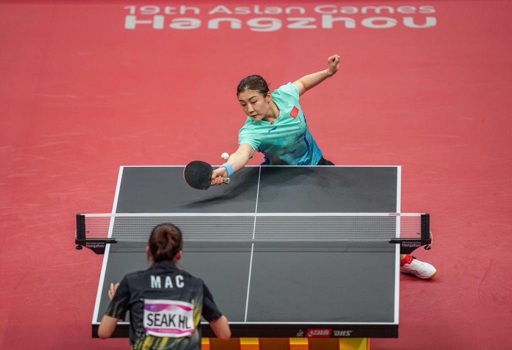 الصورة: المباراة التمهيدية لفرق كرة الطاولة للسيدات بين الصين وماكاو الصينية في دورة الألعاب الآسيوية الـ19
