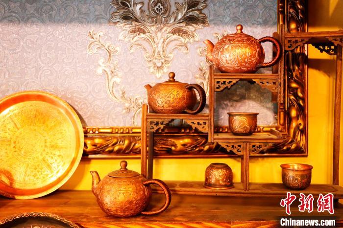 صناعة النحاس، حرفة تتوارثها الأجيال في مدينة كوتشا بشينجيانغ