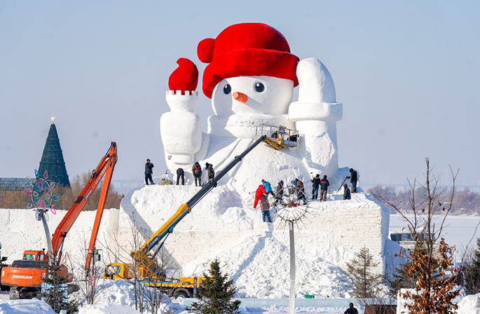 هاربين، هيلونغجيانغ: "الرجل الثلجي الكبير" يظهر في وادي الرجل الثلجي