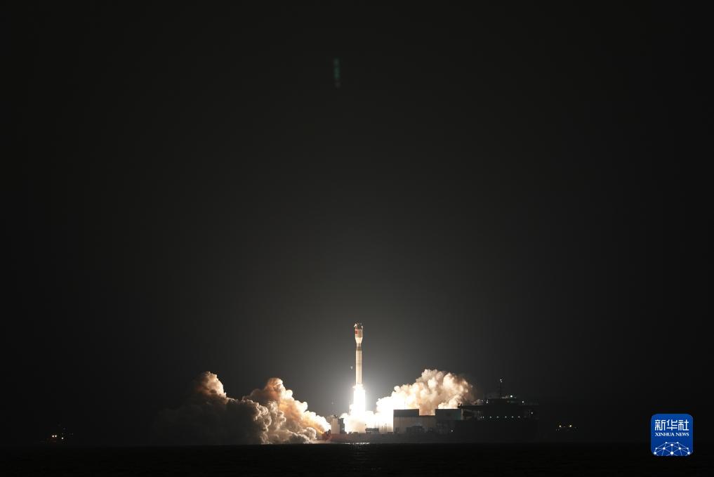 على متن الصاروخ الحامل