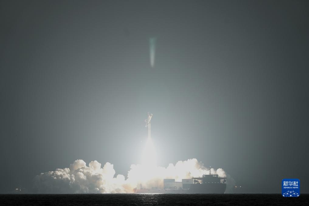 على متن الصاروخ الحامل