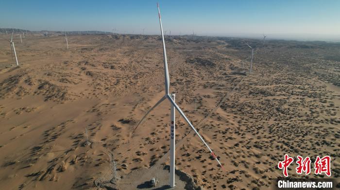 مشروع ضخم لطاقة الرياح يدخل طور التشغيل في منغوليا الداخلية بشمالي الصين
