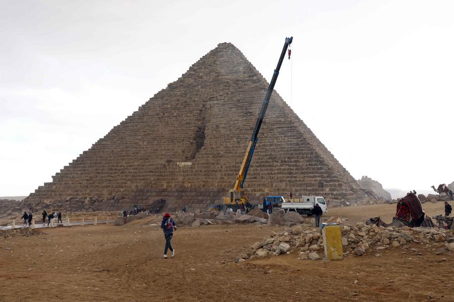 مصر تقرر تشكيل لجنة علمية لمراجعة مشروع الترميم المعماري لهرم منكاورع