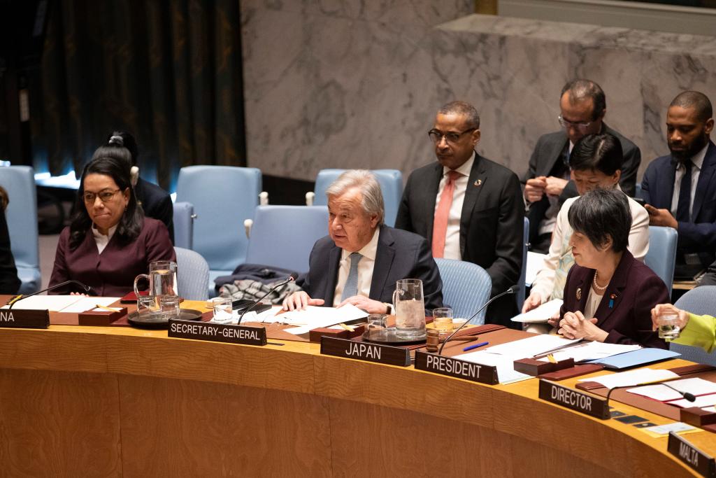 الأمين العام للأمم المتحدة يدعو الدول الحائزة للأسلحة النووية إلى دعم نزع السلاح
