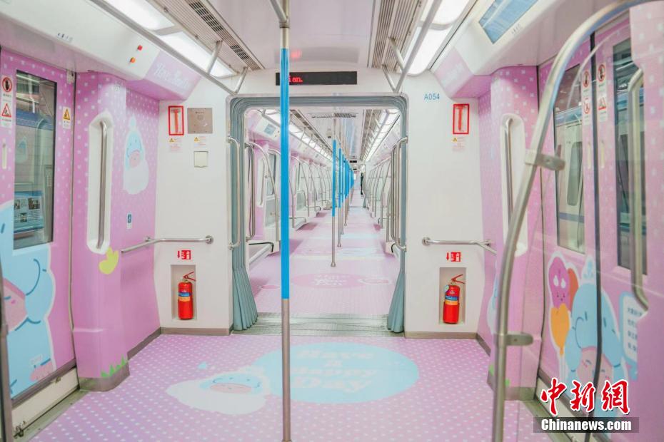 مترو خاص بأزهار الكرز يبدأ العمل في ووهان