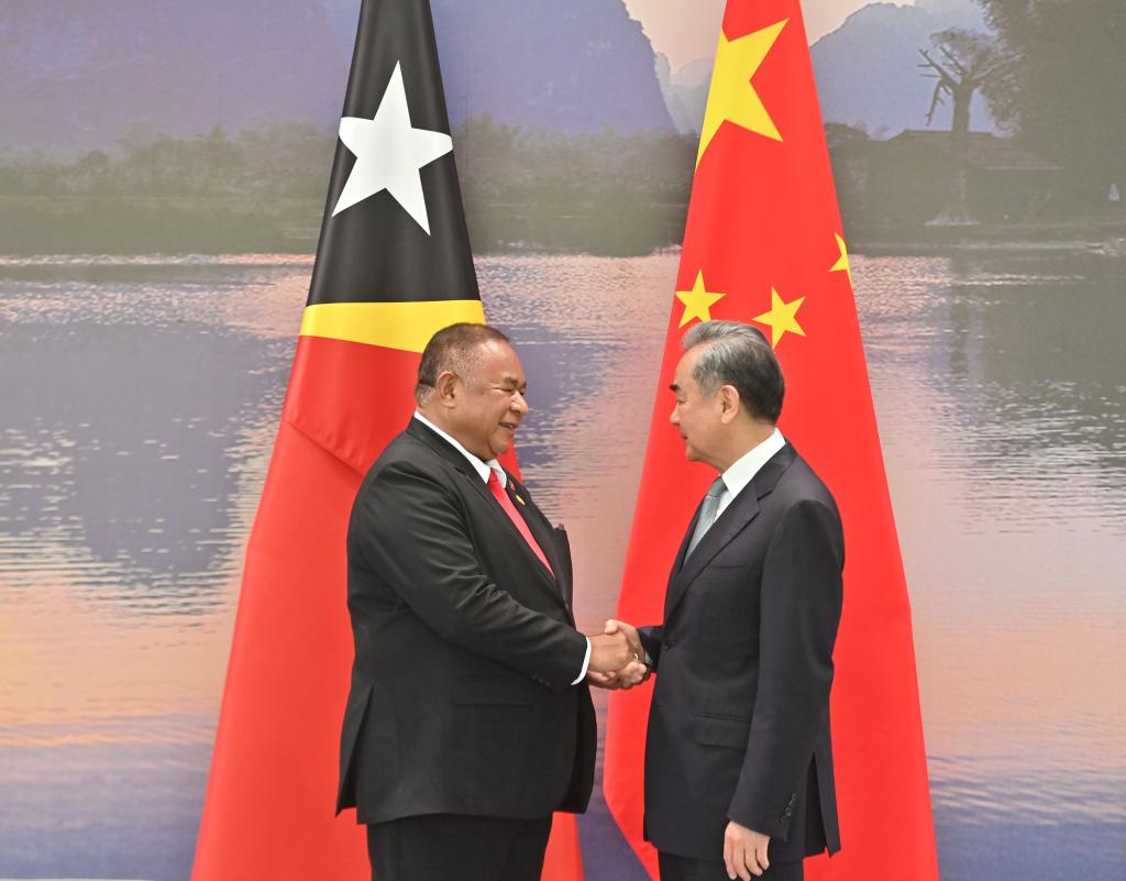 وزيرا خارجية الصين وتيمور الشرقية يعقدان محادثات