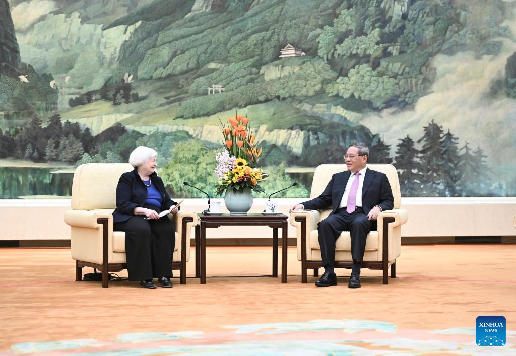 رئيس مجلس الدولة الصيني يلتقي وزيرة الخزانة الأمريكية