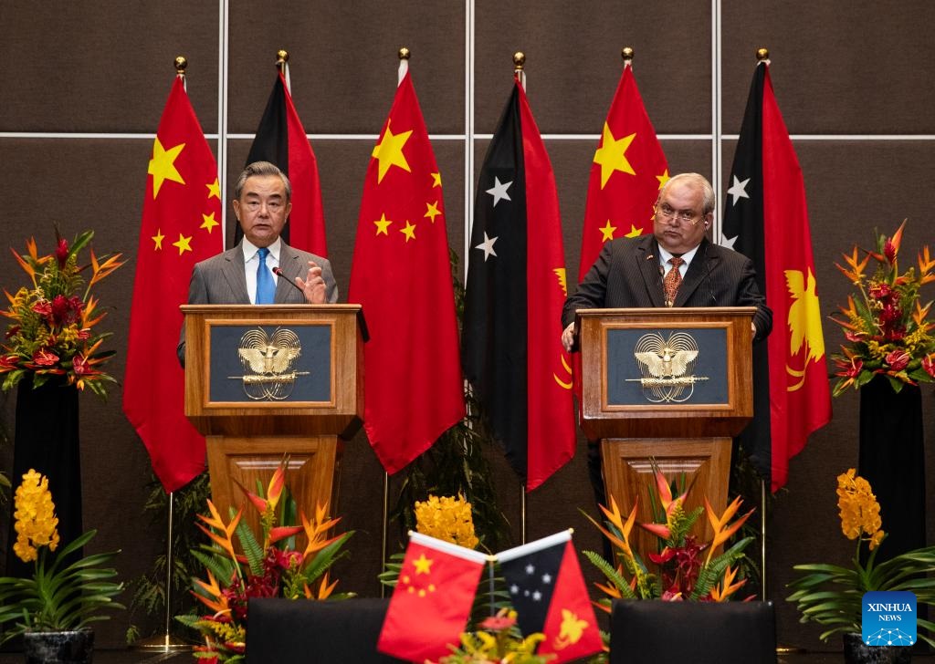 وزيرا خارجية الصين وبابوا نيو غينيا يعقدان محادثات معمقة ويتوصلان إلى توافق واسع بشأن العلاقات الثنائية