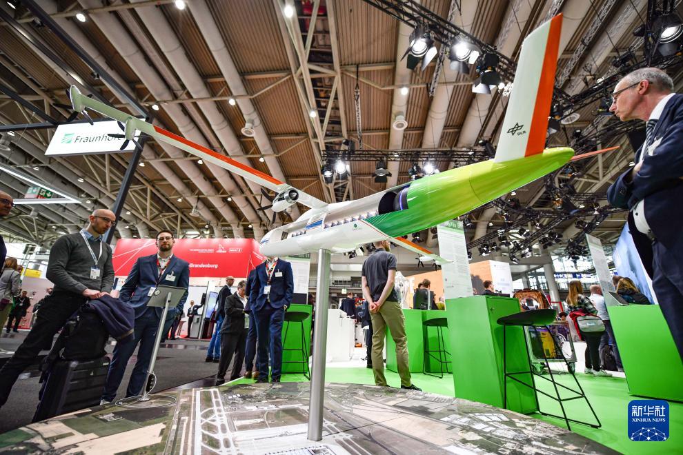 معرض هانوفر.. متعة تجربة تطبيقات العلوم والتكنولوجيا