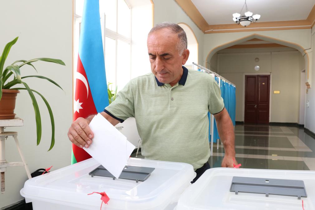 الحزب الحاكم في أذربيجان يفوز بأغلبية المقاعد في البرلمان