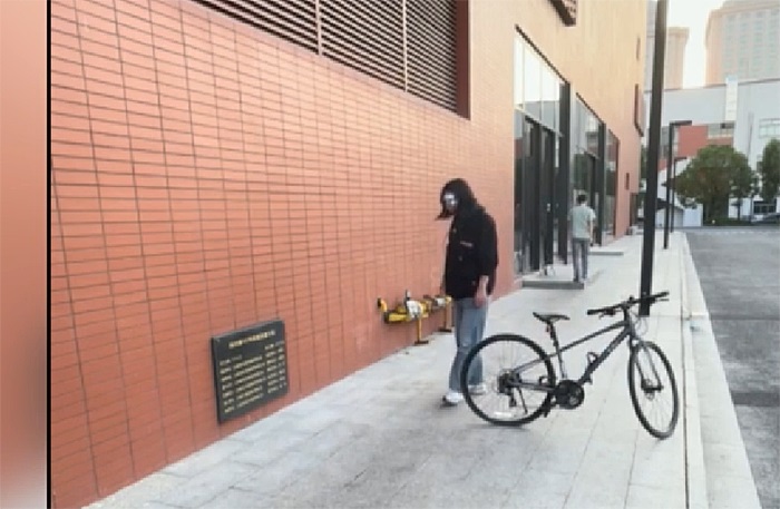 علماء صينيون يطورون نظام ملاحة قابل للارتداء بمساعدة الذكاء الاصطناعي للمكفوفين