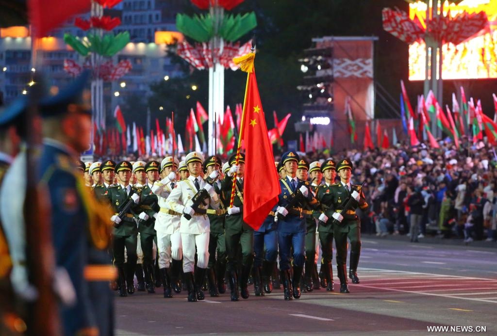 حرس شرف جيش التحرير الشعبي الصيني ينضم إلى عرض عسكري في مينسك بمناسبة الذكرى الـ80 لانتصار الاتحاد السوفيتي في الحرب الوطنية العظمى
