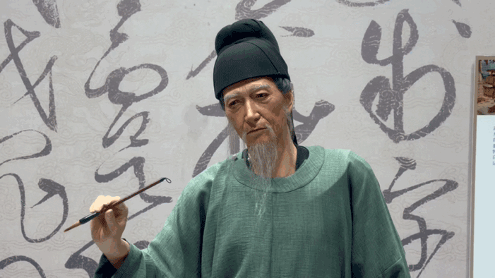 أداء حي وواقعي للروبوت البشري EX ROBOT.