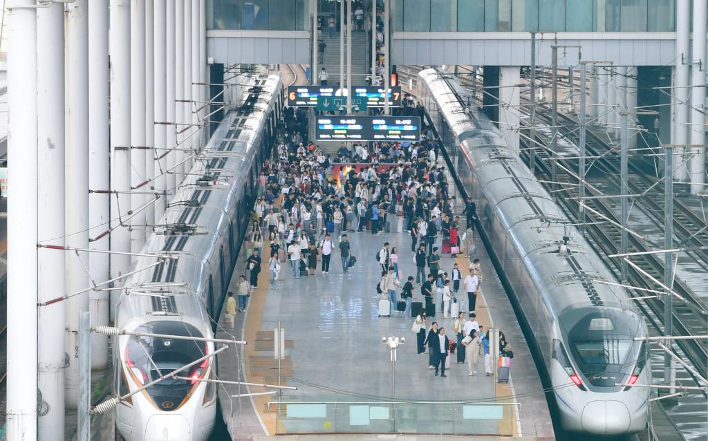 الصين تسجل ارتفاعا بعدد المسافرين خلال عطلة عيد قوارب التنين