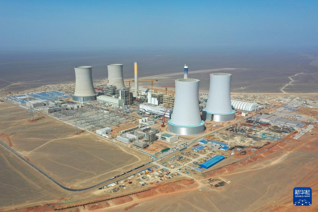 بدء تشغيل مشروع جديد عالي الجهد للغاية لنقل الطاقة من شينجيانغ إلى تشونغتشينغ في الصين
