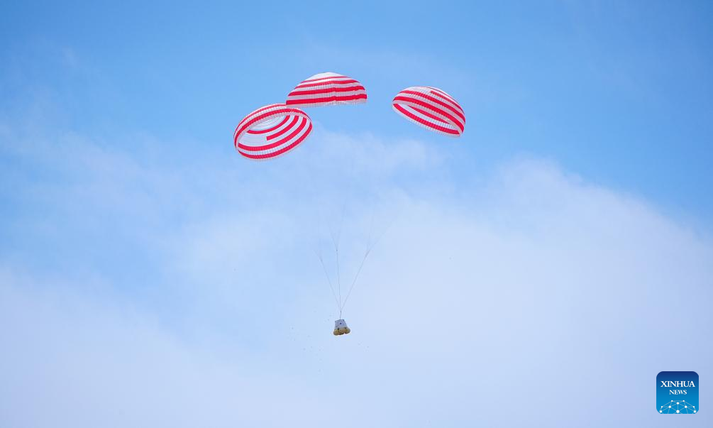 المركبة الفضائية المأهولة الصينية من الجيل الجديد تكمل اختبار طيران الهروب من الارتفاع صفر