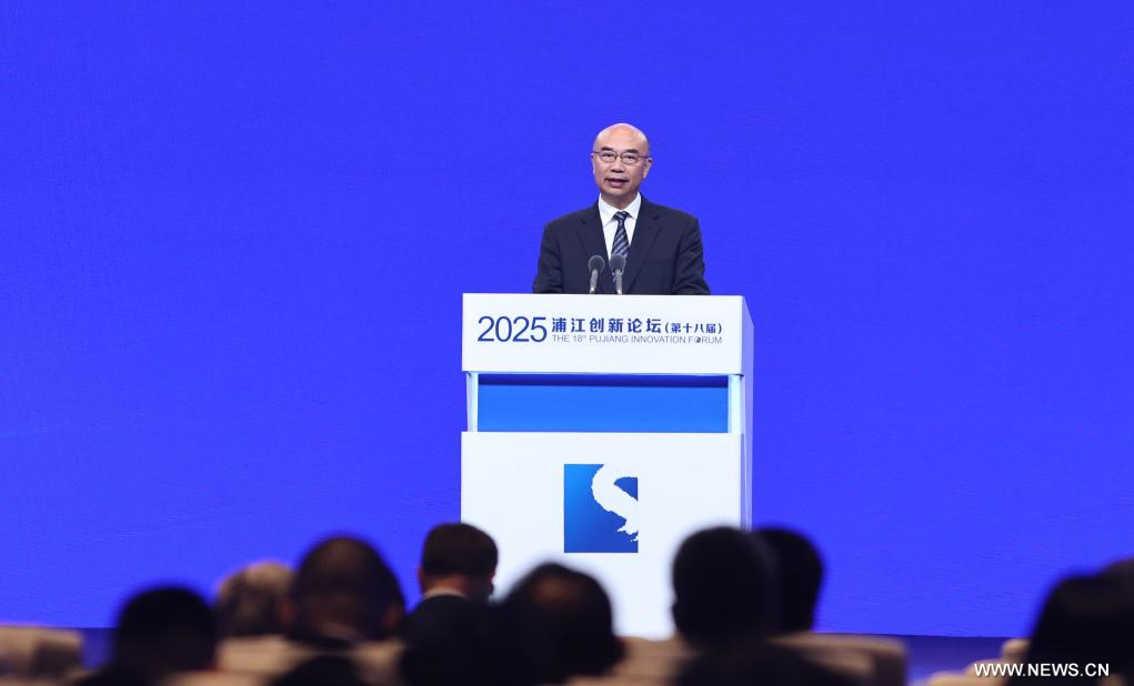 نائب رئيس مجلس الدولة: الصين مستعدة لبناء مجتمع عالمي للعلوم والتكنولوجيا من أجل مستقبل أفضل