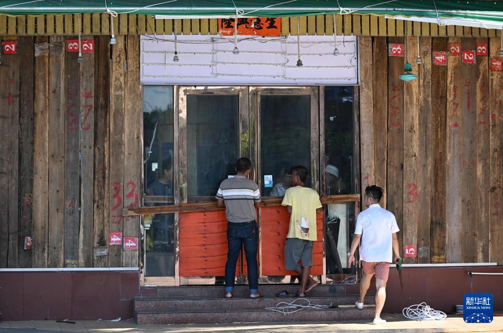 قوانغدونغ الصينية ترفع مستوى الاستجابة الطارئة إلى أعلى مستوى مع اقتراب الإعصار