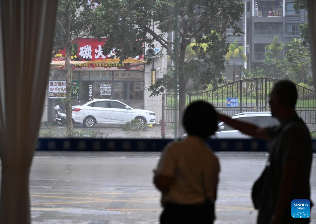 إجلاء أكثر من 1.89 مليون شخص مع وصول الإعصار راغاسا إلى اليابسة جنوبي الصين