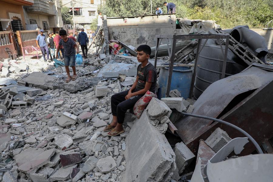 الدفاع المدني في غزة يتهم الجيش الإسرائيلي برفض دخول طواقمه لإنقاذ مصابين في مدينة غزة