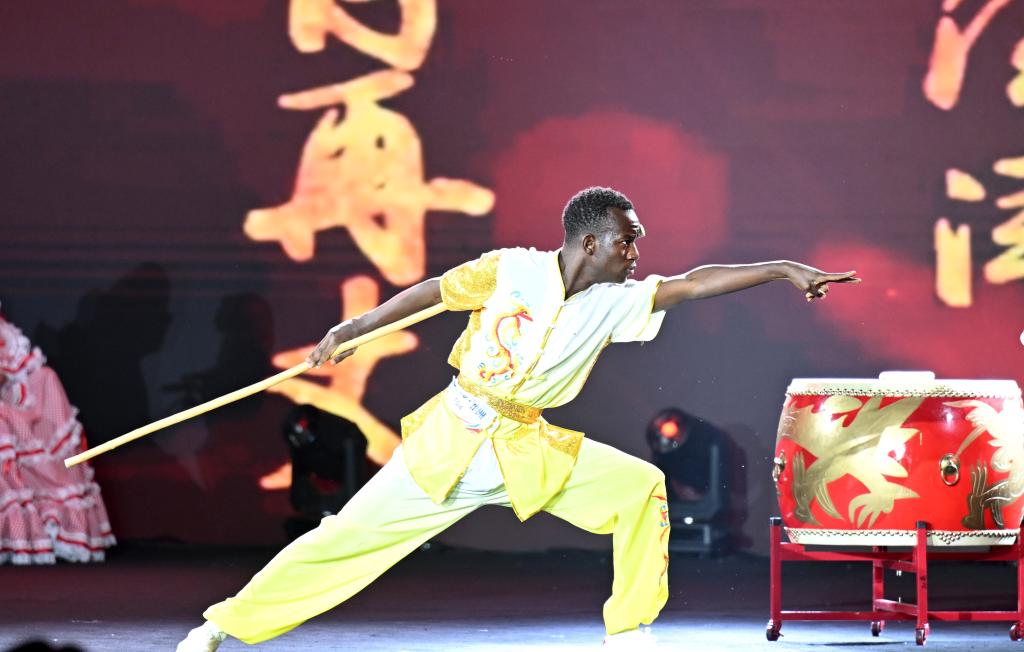 الصورة: مسابقة الجسر الصيني في بلدية تيانجين بشمالي الصين