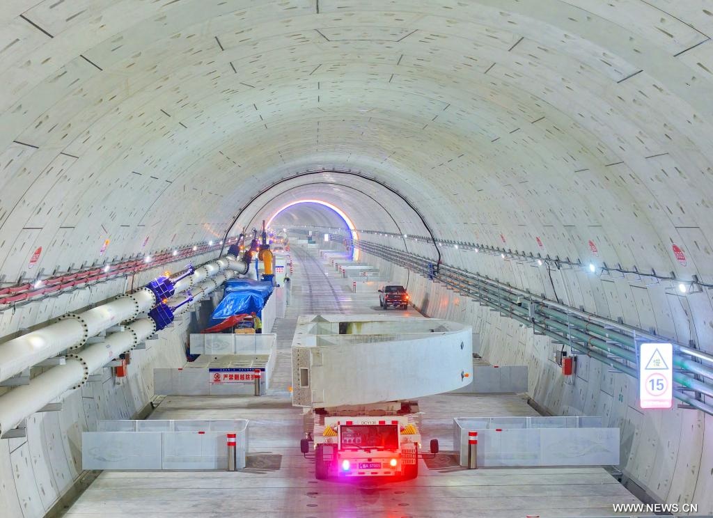مشروع نفق هايتاي لعبور نهر اليانغتسي في الصين