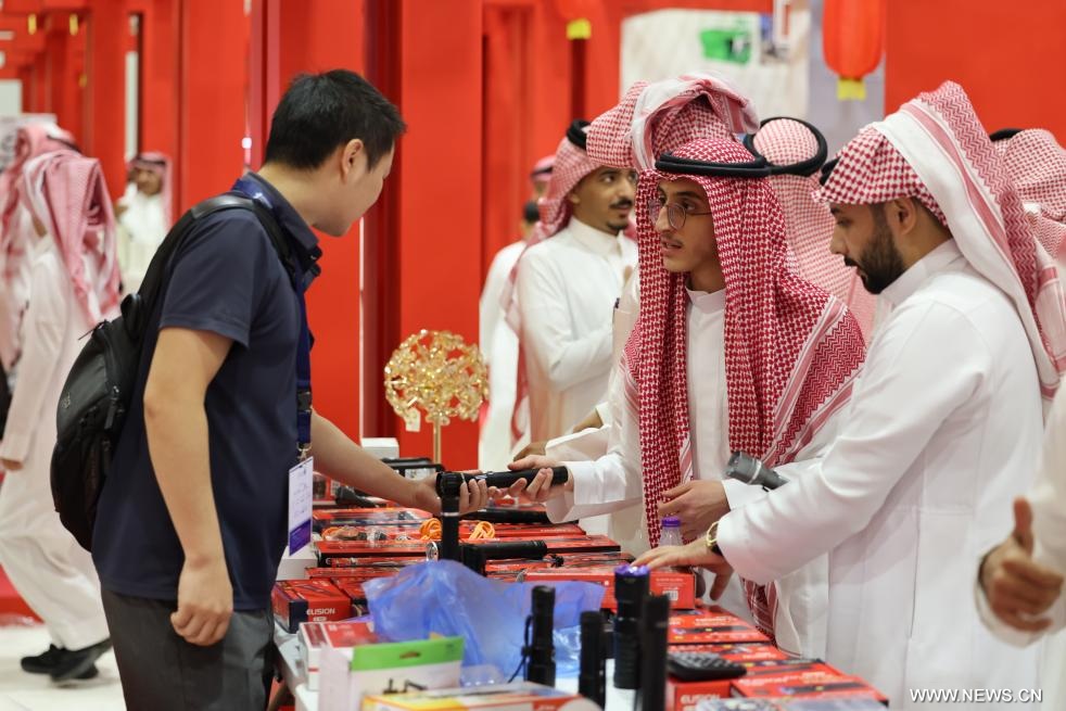 مشاركة صينية في معرض الصقور والصيد السعودي الدولي 2025