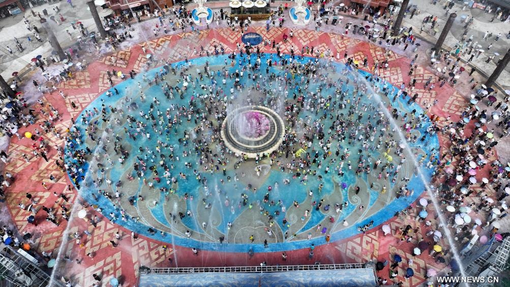 مقالة: سياحة العطلتين الصينيتين تعكس قوة وحيوية الاقتصاد الصاعد