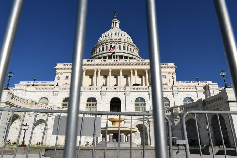 ترامب يأمر البنتاغون بدفع رواتب العسكريين وسط إغلاق حكومي