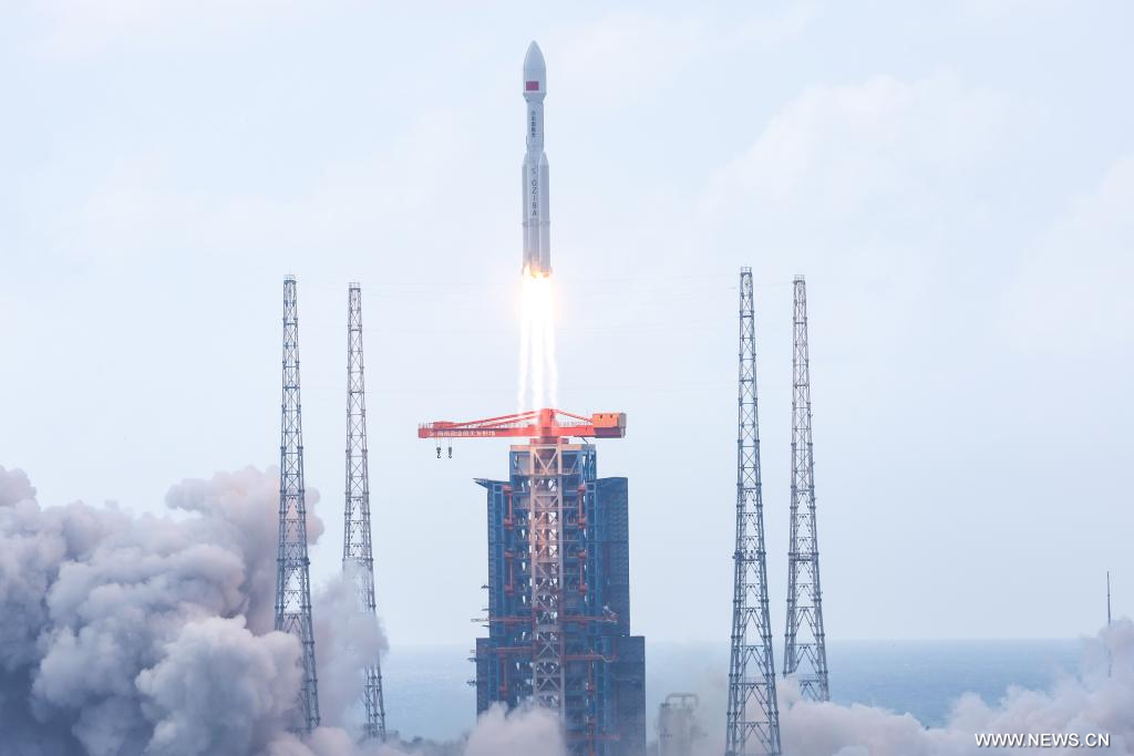 الصين تطلق أقمارا اصطناعية للإنترنت عبر الصاروخ الحامل "لونغ مارش-8 أيه"
