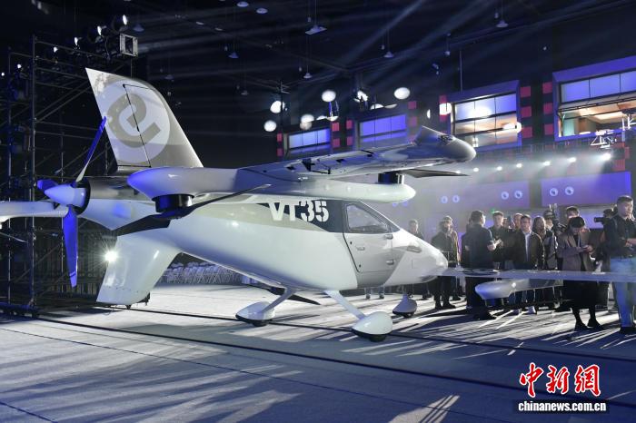 شركة "إيهانغ" الصينية تطرح جيلا جديدا من الطائرات المسيرة طويلة المدى