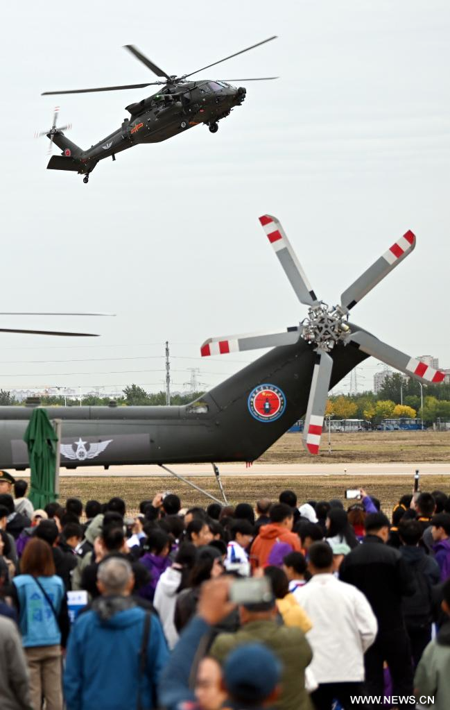 معرض الصين الدولي للمروحيات في بلدية تيانجين بشمالي الصين