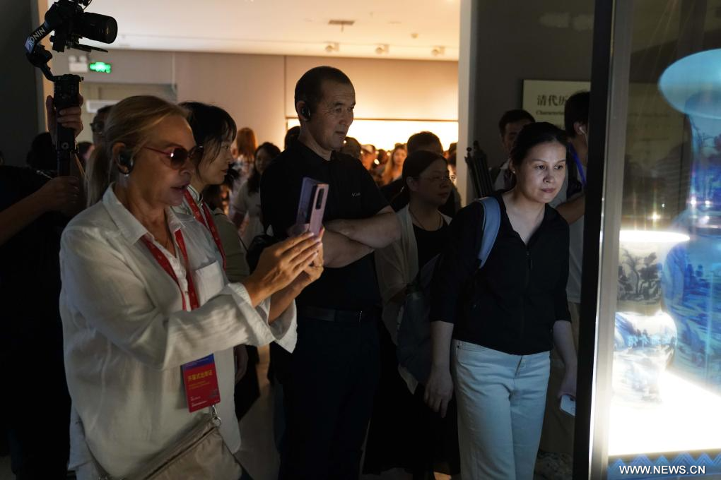 افتتاح معرض دولي للسيراميك في مركز الصين التاريخي للبورسلين