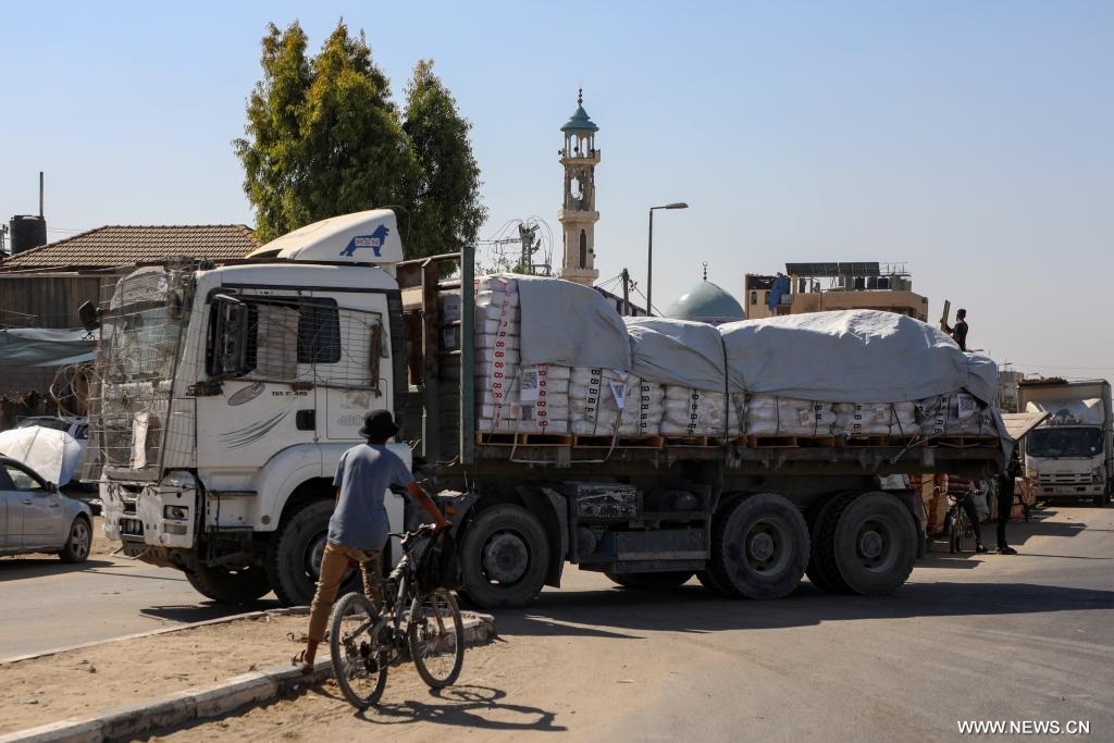 إمدادات إغاثية تصل إلى قطاع غزة