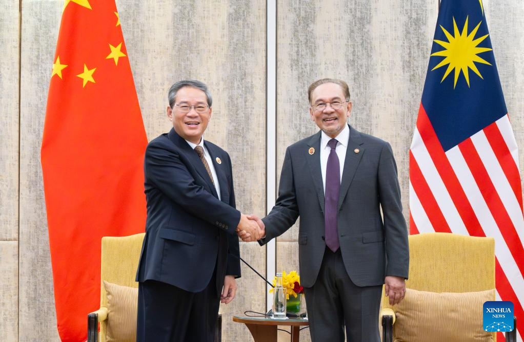 رئيس مجلس الدولة: الصين مستعدة لتعزيز التنسيق المتعدد الأطراف مع ماليزيا