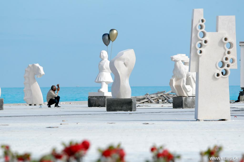 سمبوزيوم مصر الدولي للنحت يزين العلمين الجديدة بمعرض فني مفتوح