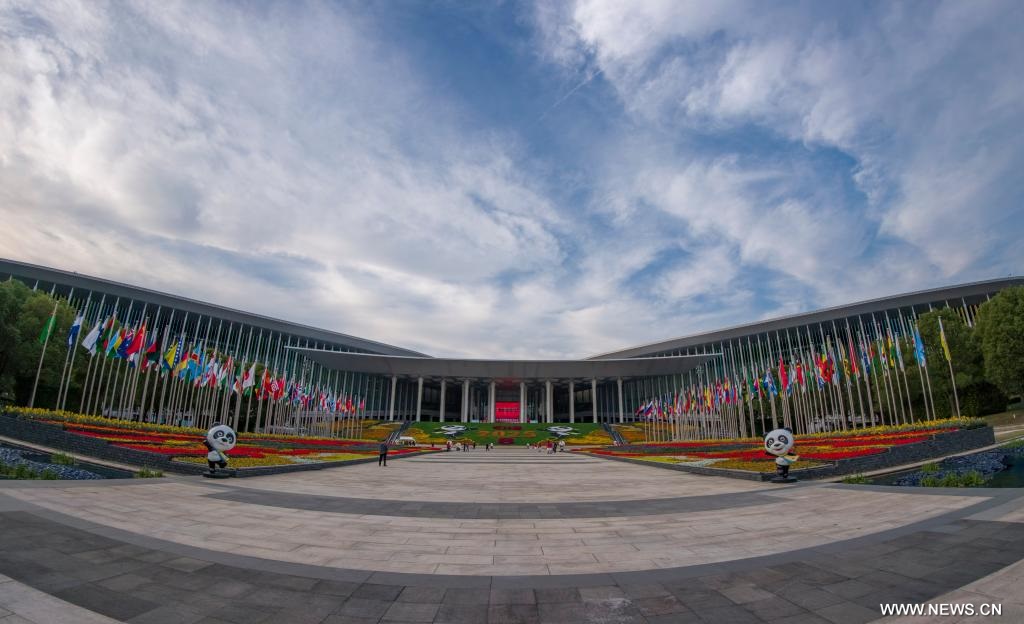 وصول معروضات للدورة الثامنة من معرض الصين الدولي للاستيراد إلى شانغهاي