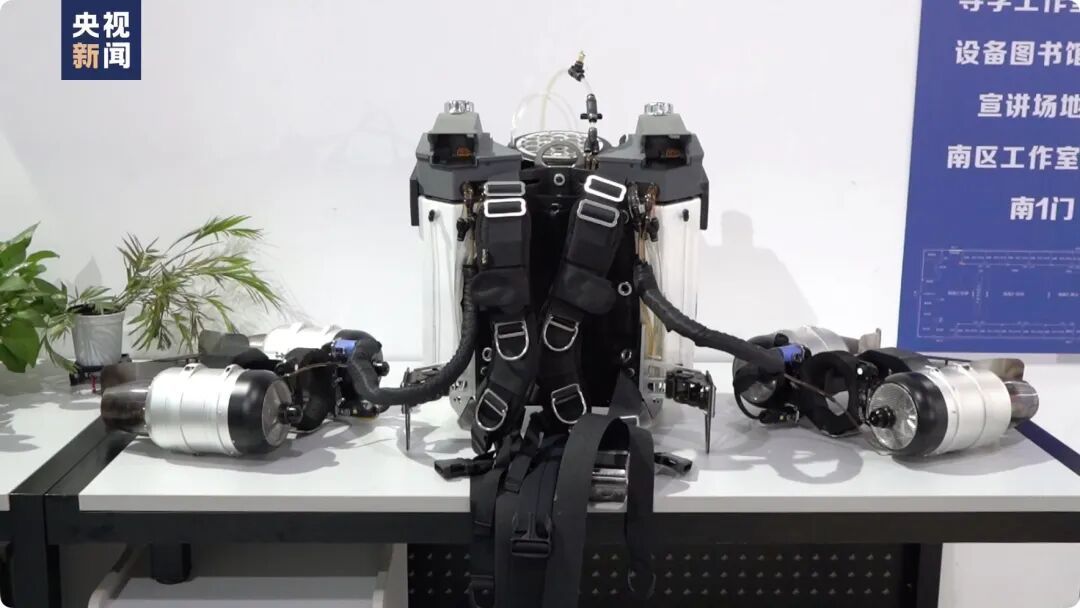 انطلق من مكانك! حقيبة الظهر الطائرة تظهر ظهورًا مذهلاً